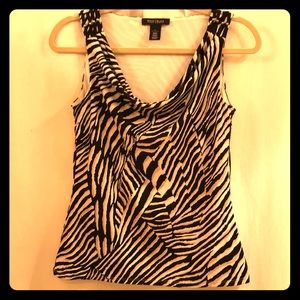 White House Black Market Top. EUC Beautiful colors